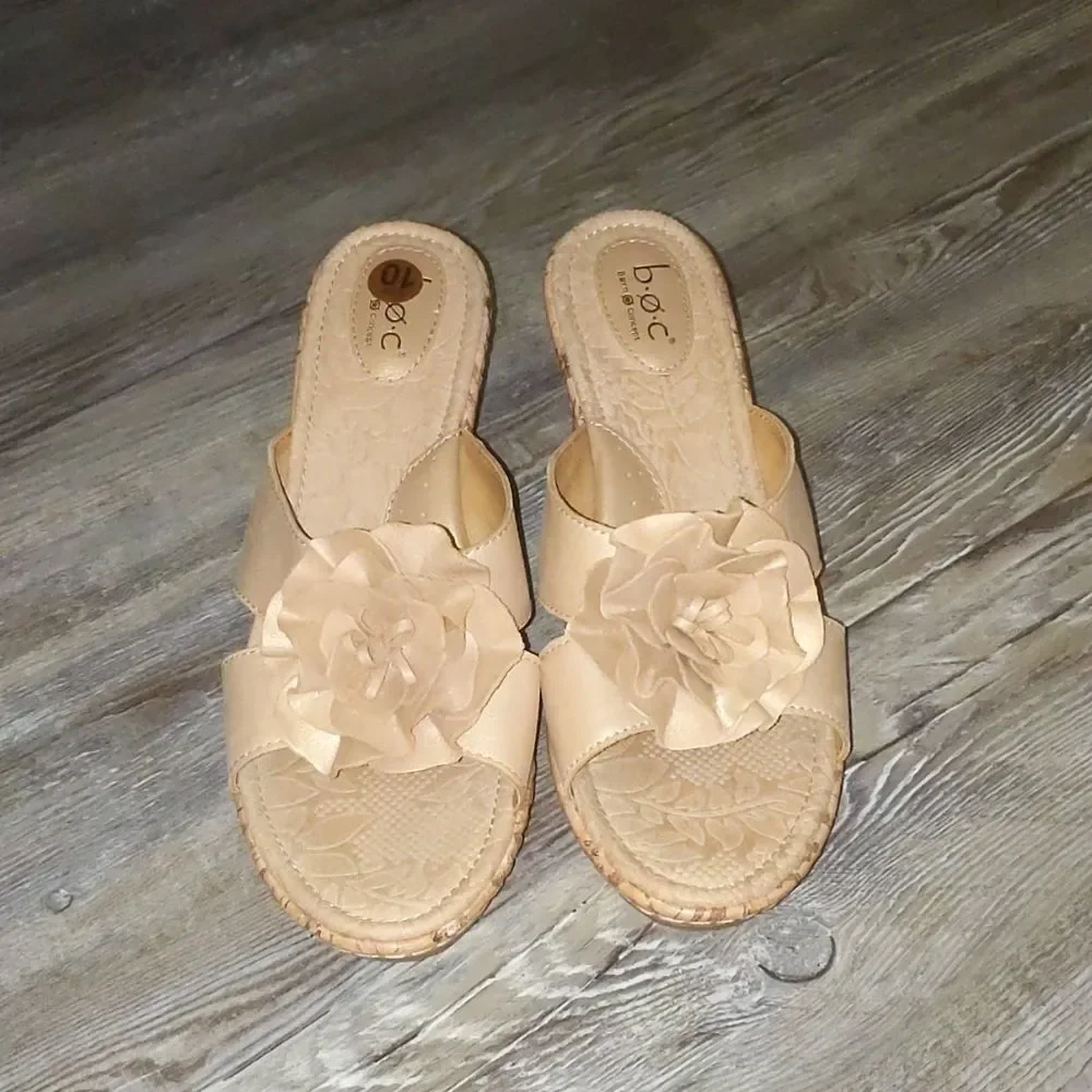 B.O.C. Born Concept tan kork wedges Sz 10 NWOT